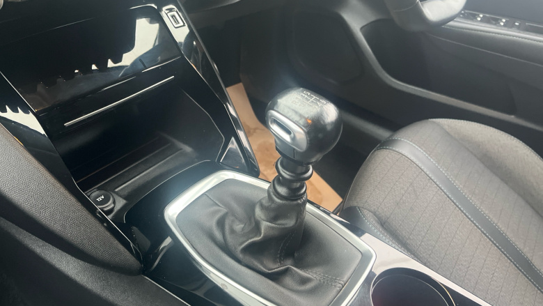 Peugeot 208 1.2 PureTech 100 Allure Premium + 5dr Petrol Hatchback